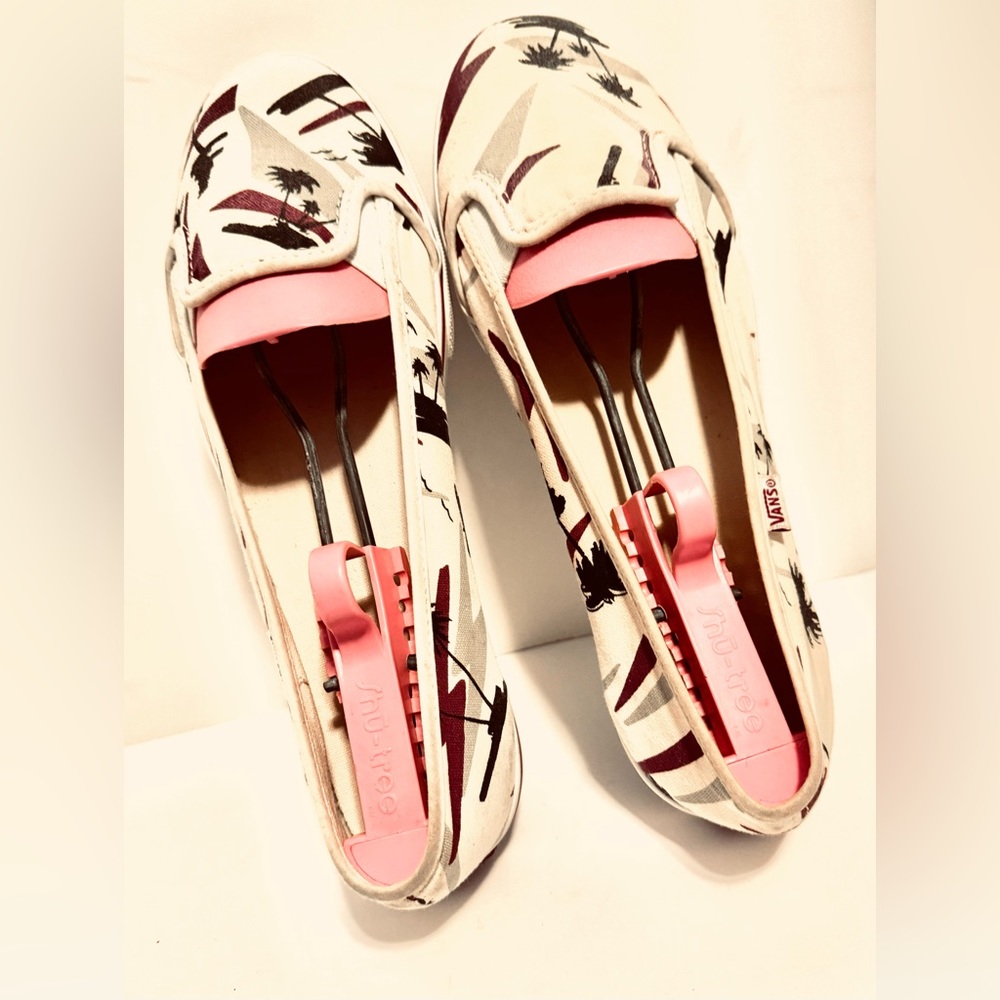 Vans - Picture 5 of 11